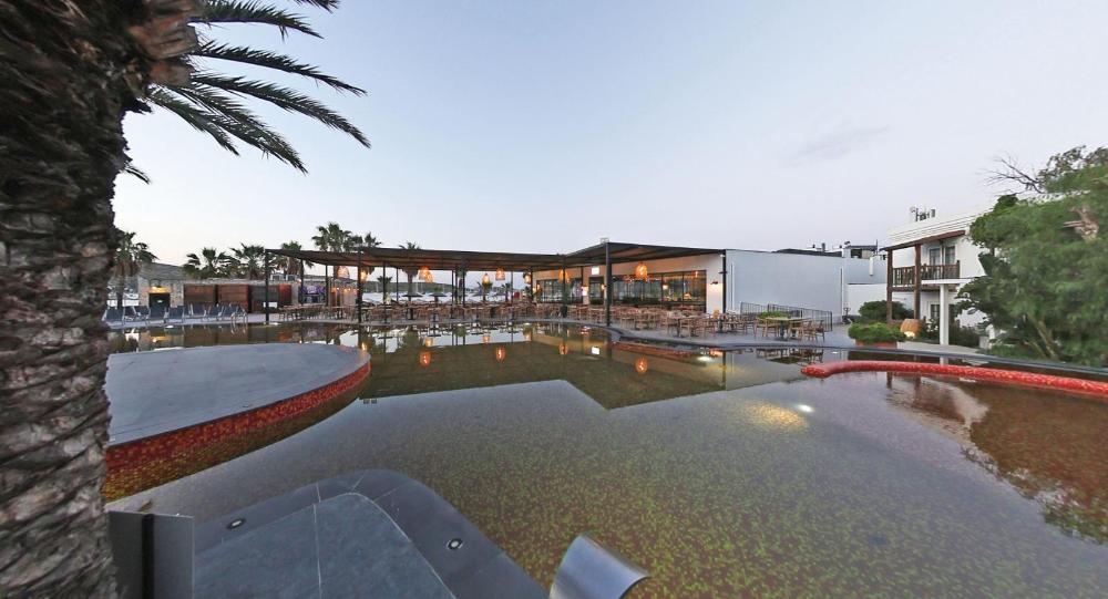 very chic hotel adult only
