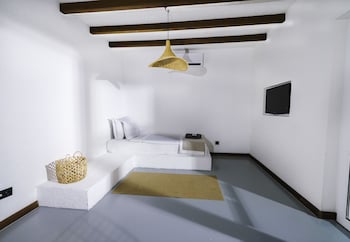 very chic hotel adult only