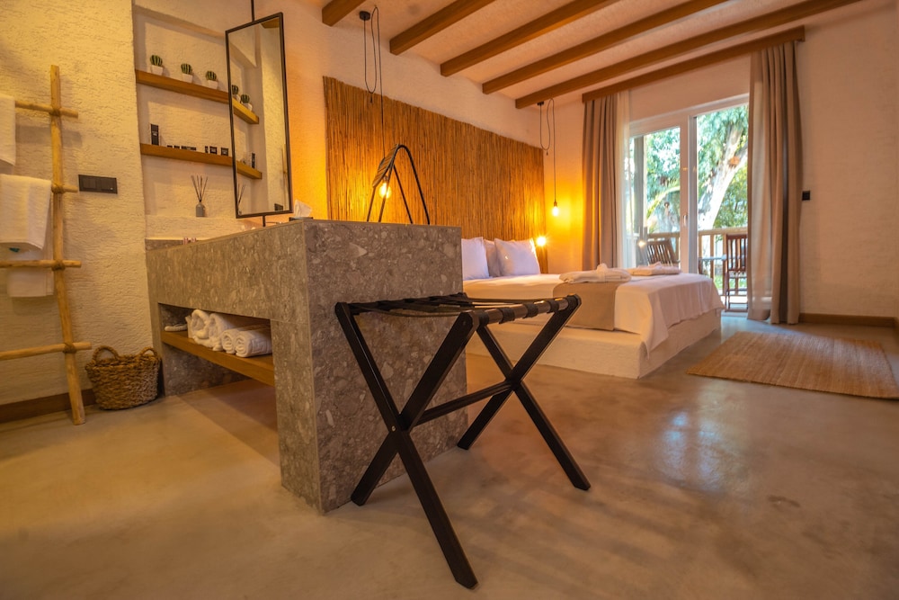 very chic hotel adult only