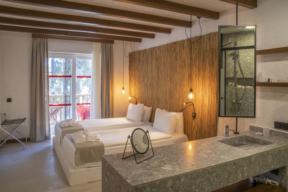 very chic hotel adult only