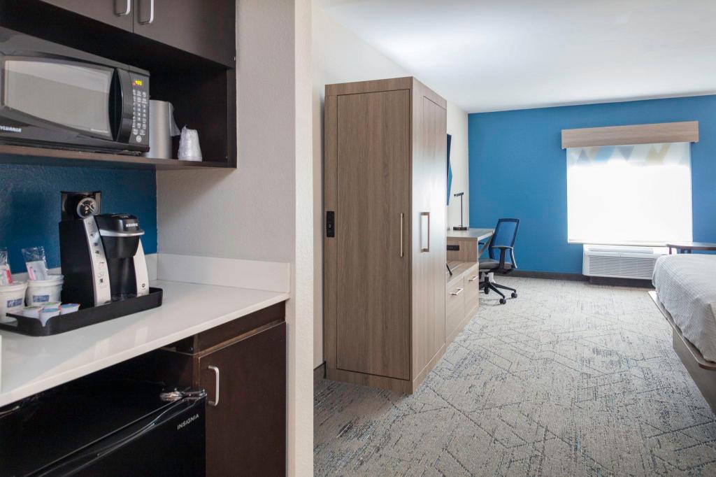 holiday inn express and suites roanoke rapids se by ihg