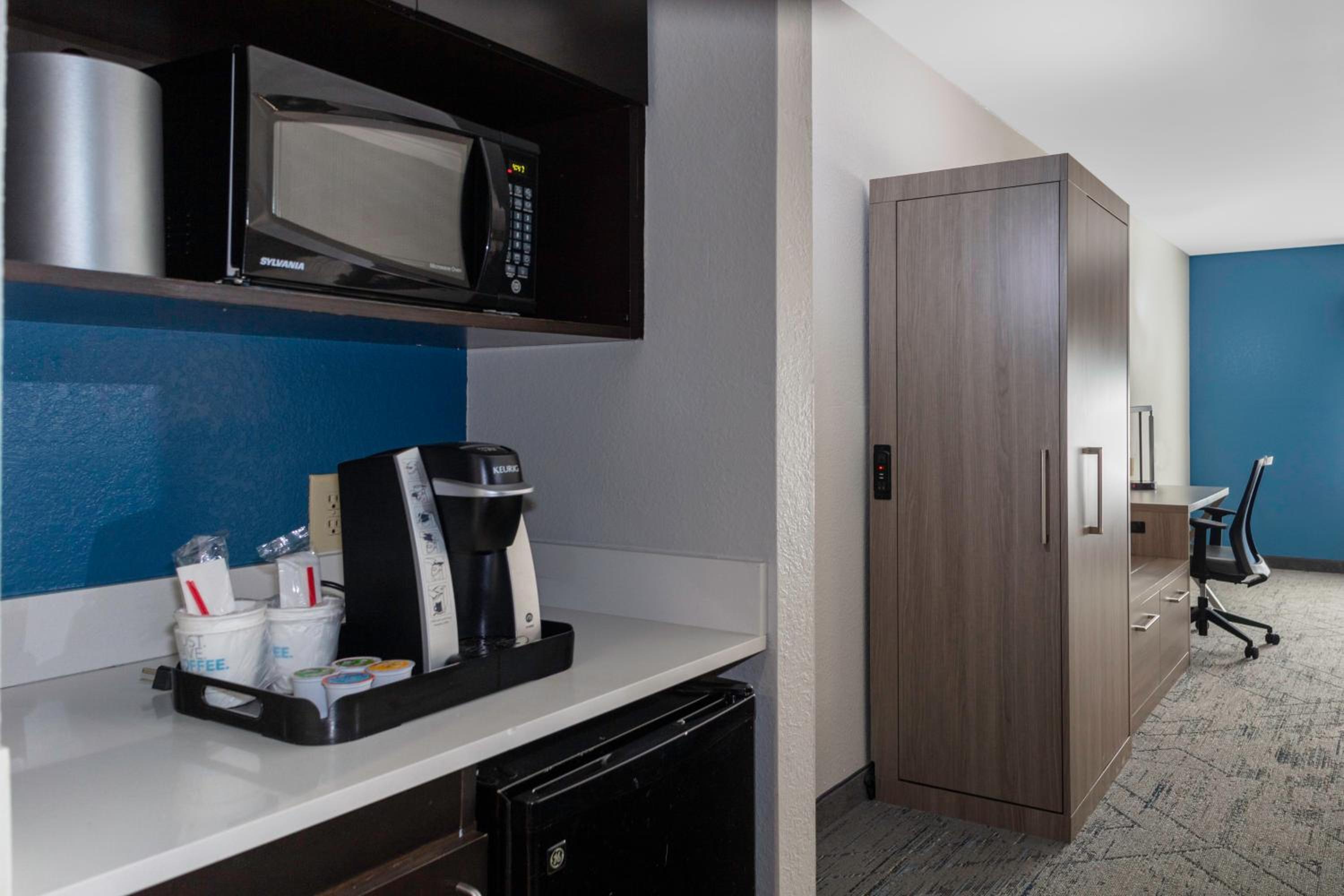 holiday inn express and suites roanoke rapids se by ihg