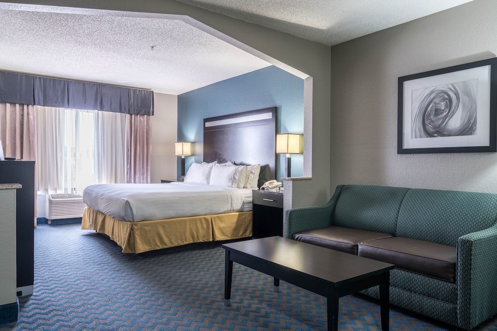 holiday inn express and suites roanoke rapids se by ihg