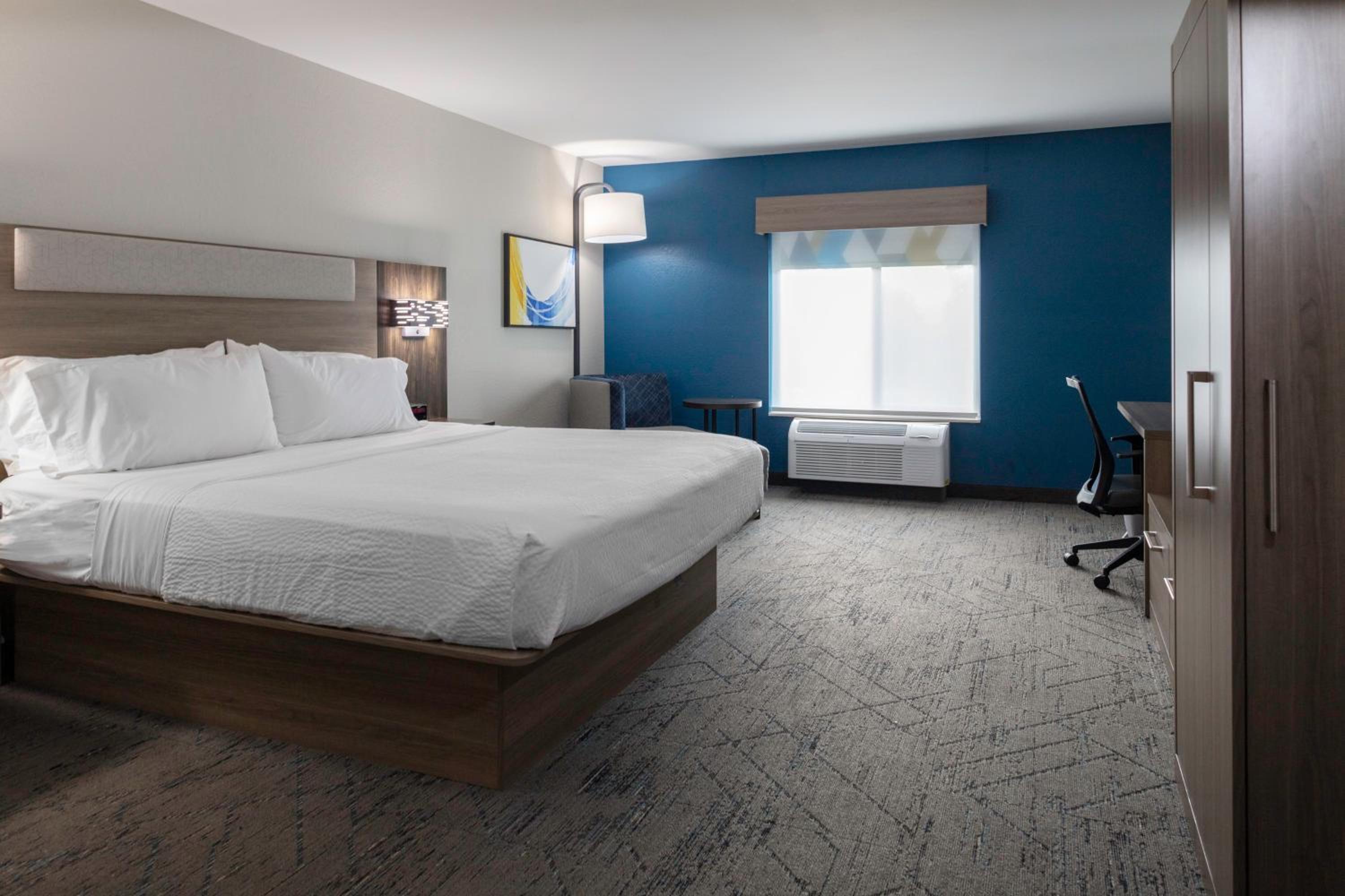 holiday inn express and suites roanoke rapids se by ihg