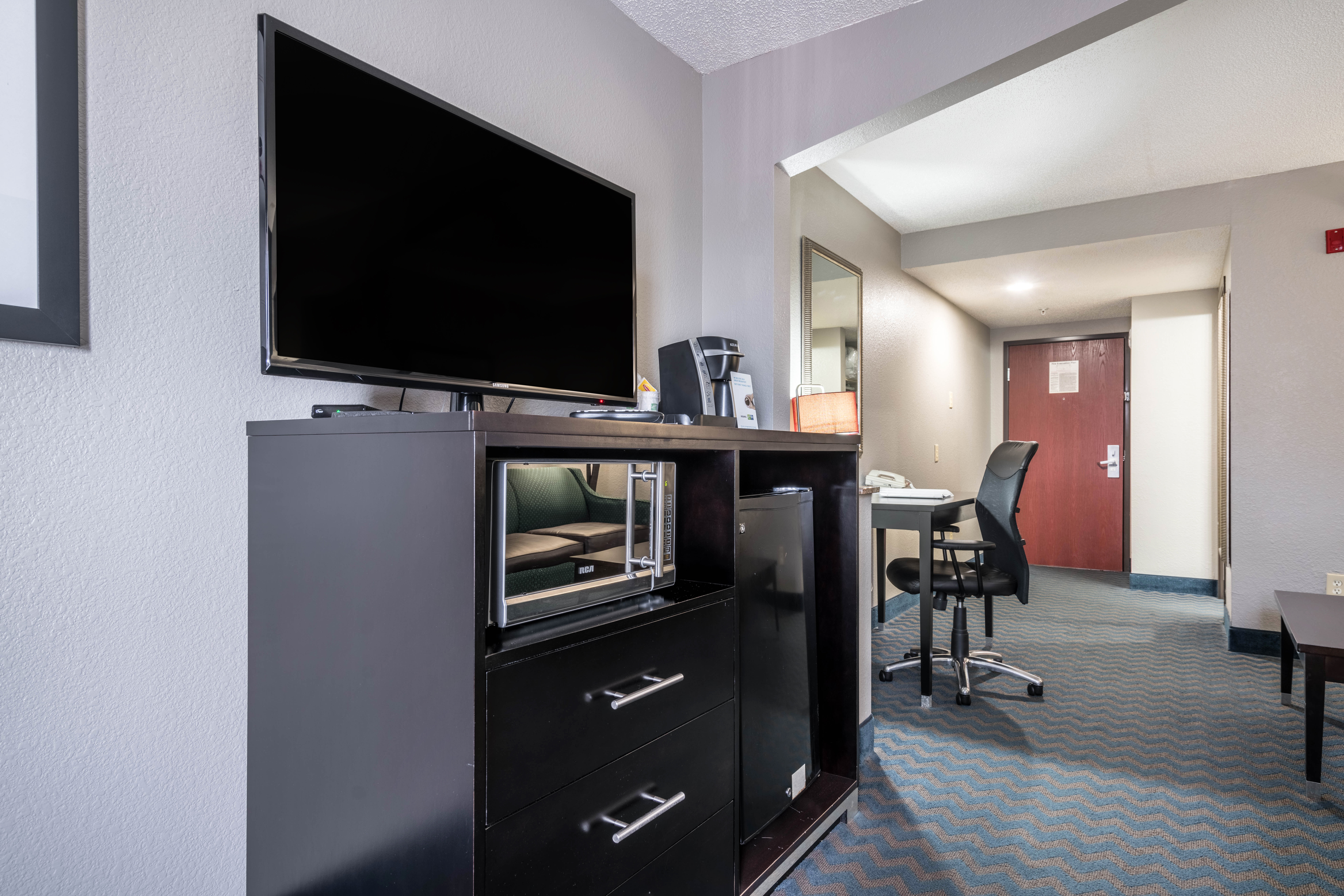 holiday inn express and suites roanoke rapids se by ihg