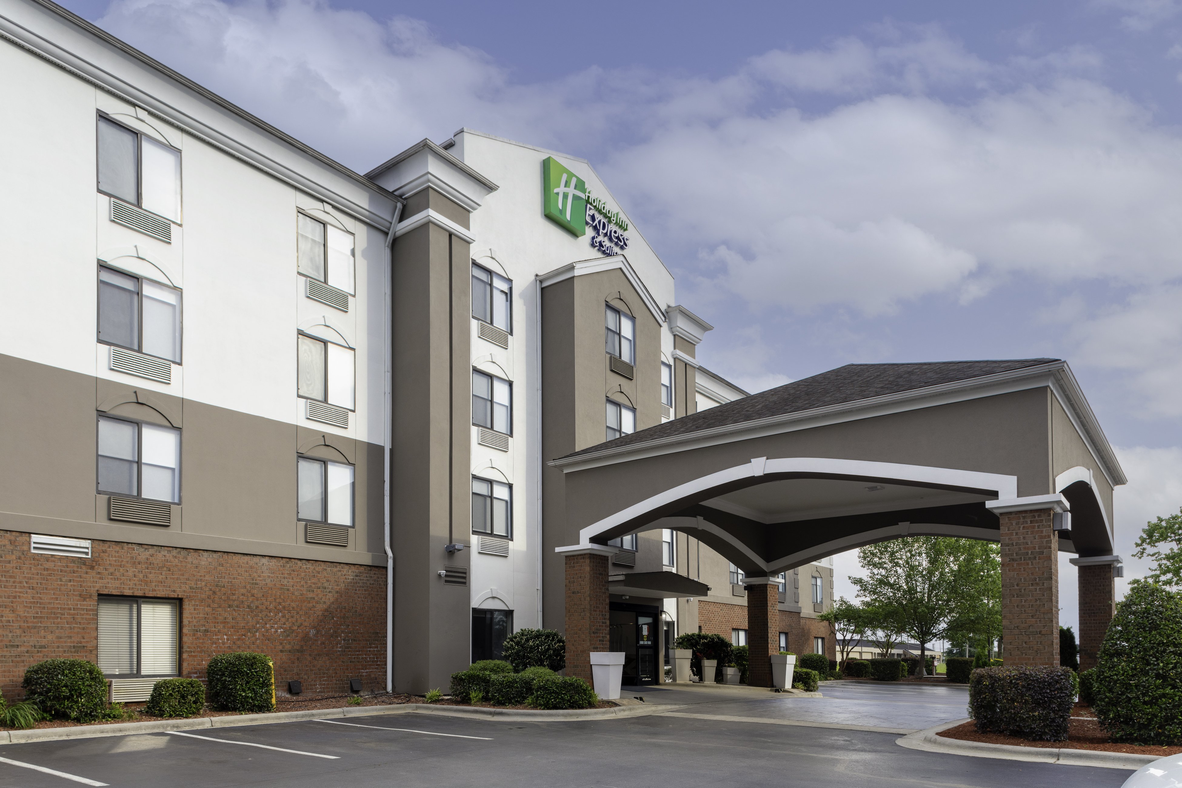 holiday inn express and suites roanoke rapids se by ihg