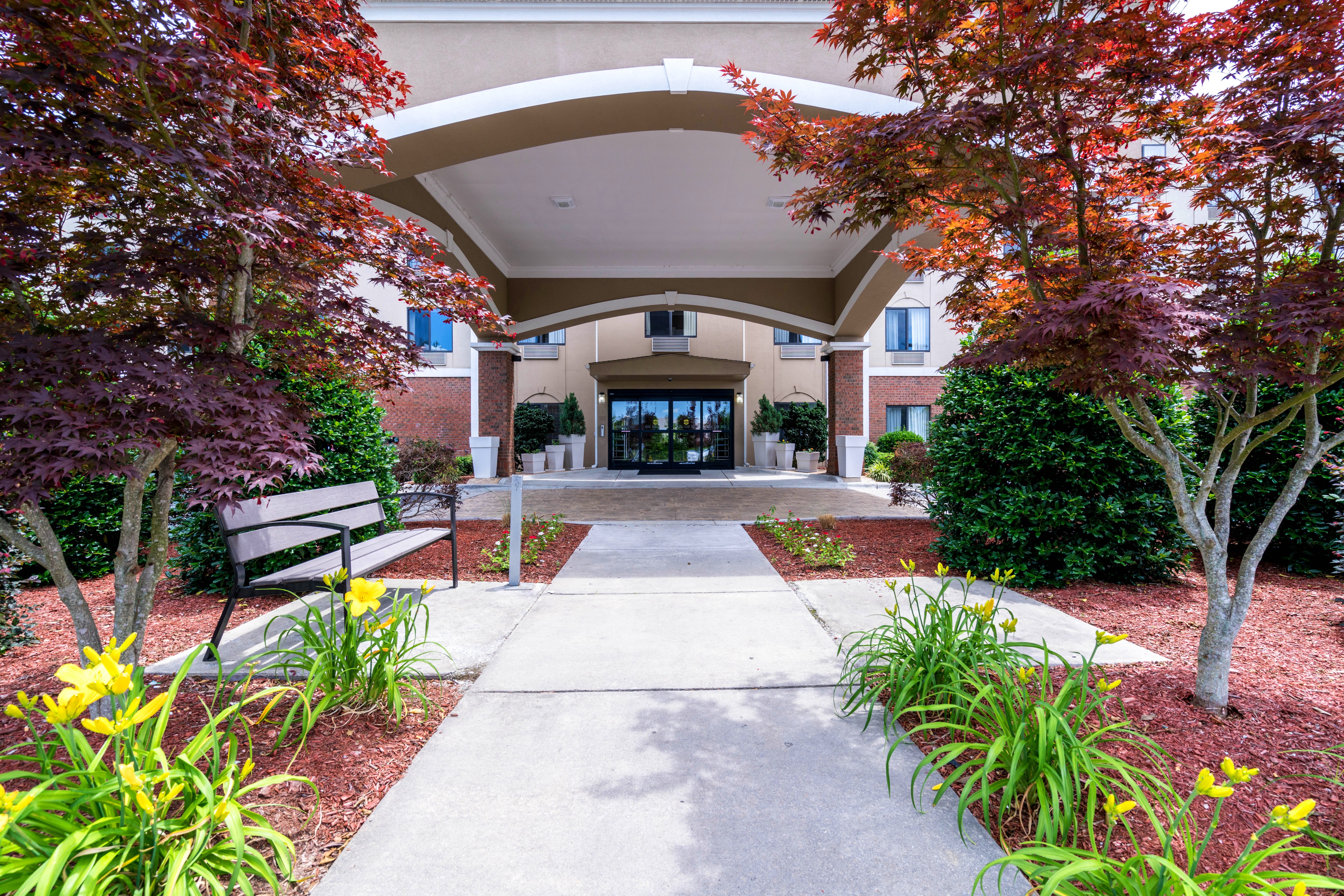 holiday inn express and suites roanoke rapids se by ihg