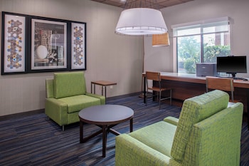Holiday Inn Express & Suites Roanoke Rapids Se By Ihg,Roanoke Rapids>>Halifax,3 star