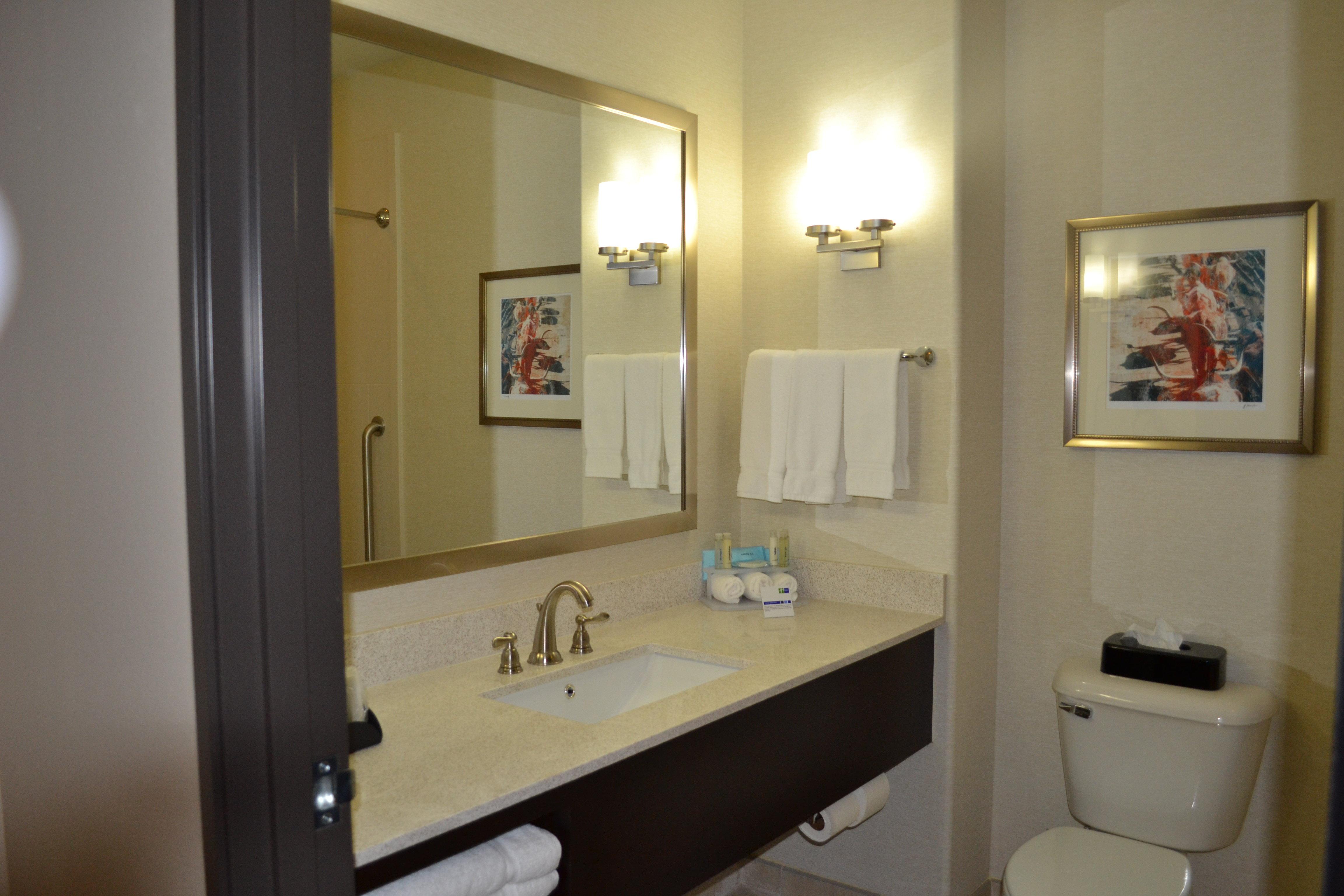 holiday inn express and suites duncan by ihg