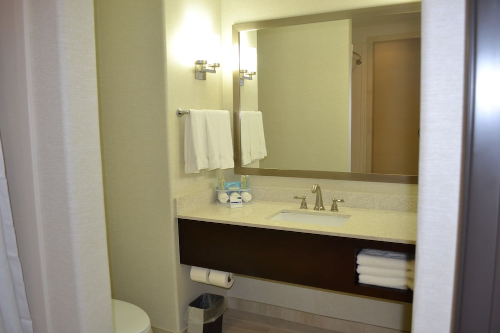holiday inn express and suites duncan by ihg
