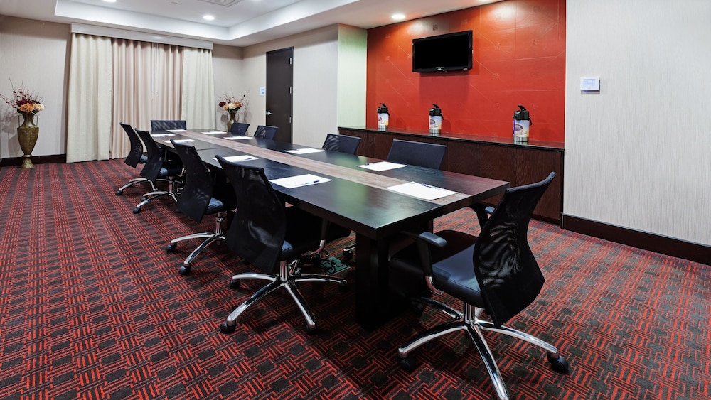 holiday inn express and suites duncan by ihg
