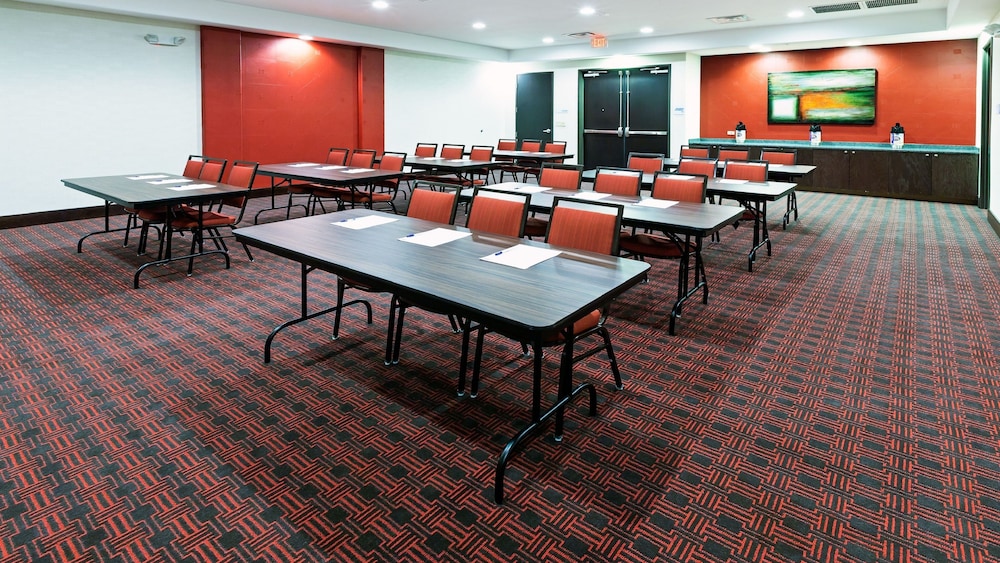 holiday inn express and suites duncan by ihg