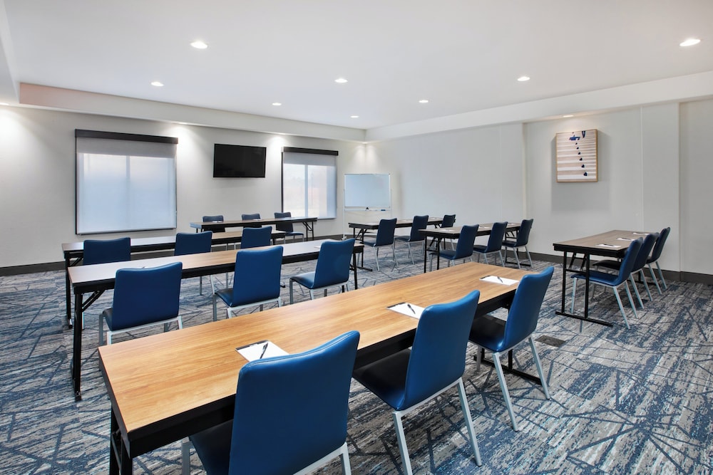 holiday inn express and suites duncan by ihg
