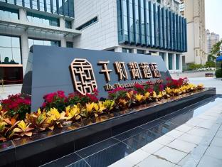 the thousand lantern lake hotel