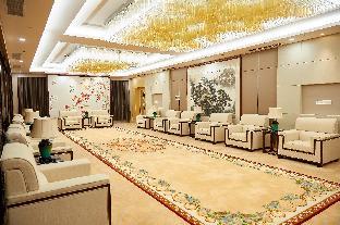 the thousand lantern lake hotel