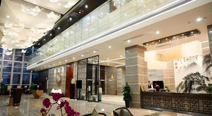 the thousand lantern lake hotel