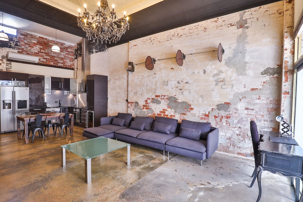 indulge apartments eighth street