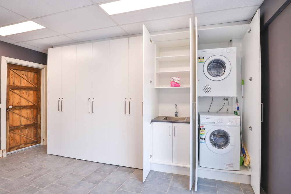 indulge apartments eighth street