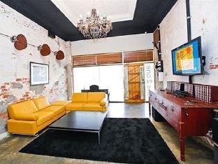 indulge apartments eighth street