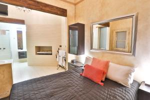 indulge apartments eighth street