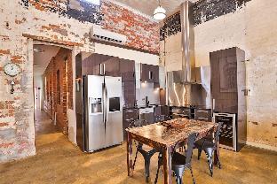 indulge apartments eighth street