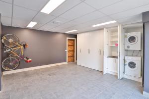 indulge apartments eighth street