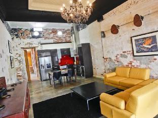 indulge apartments eighth street