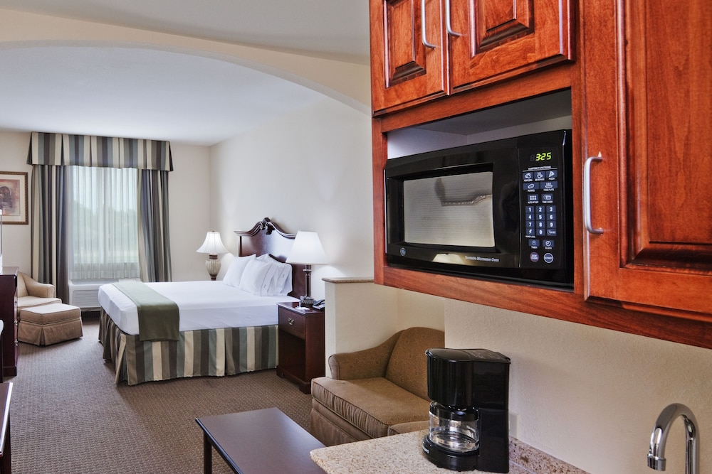 holiday inn express and suites woodward by ihg