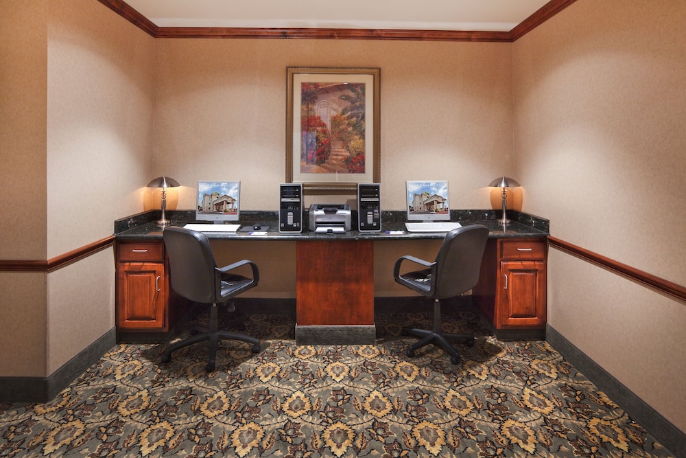 holiday inn express and suites woodward by ihg