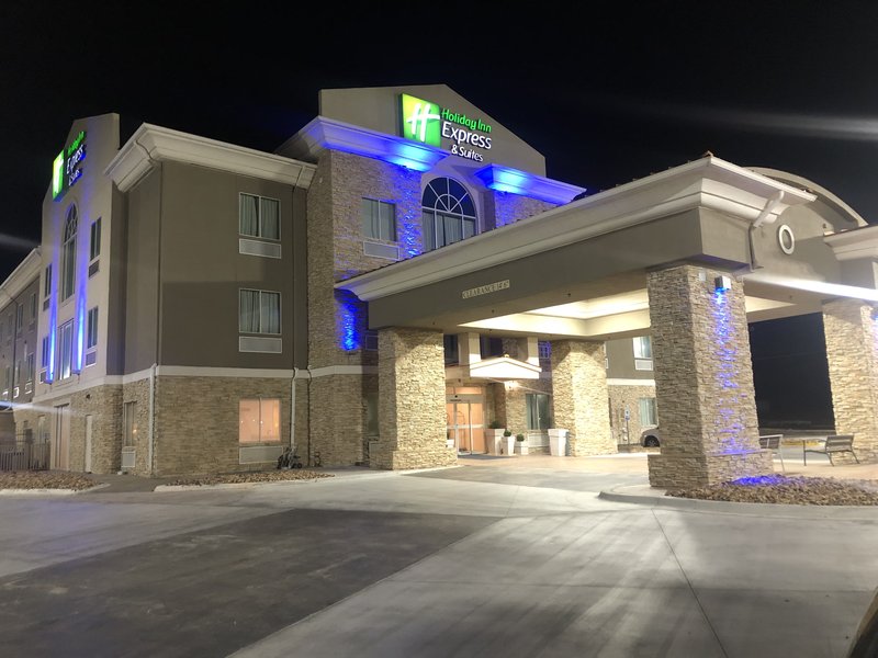 holiday inn express and suites woodward by ihg