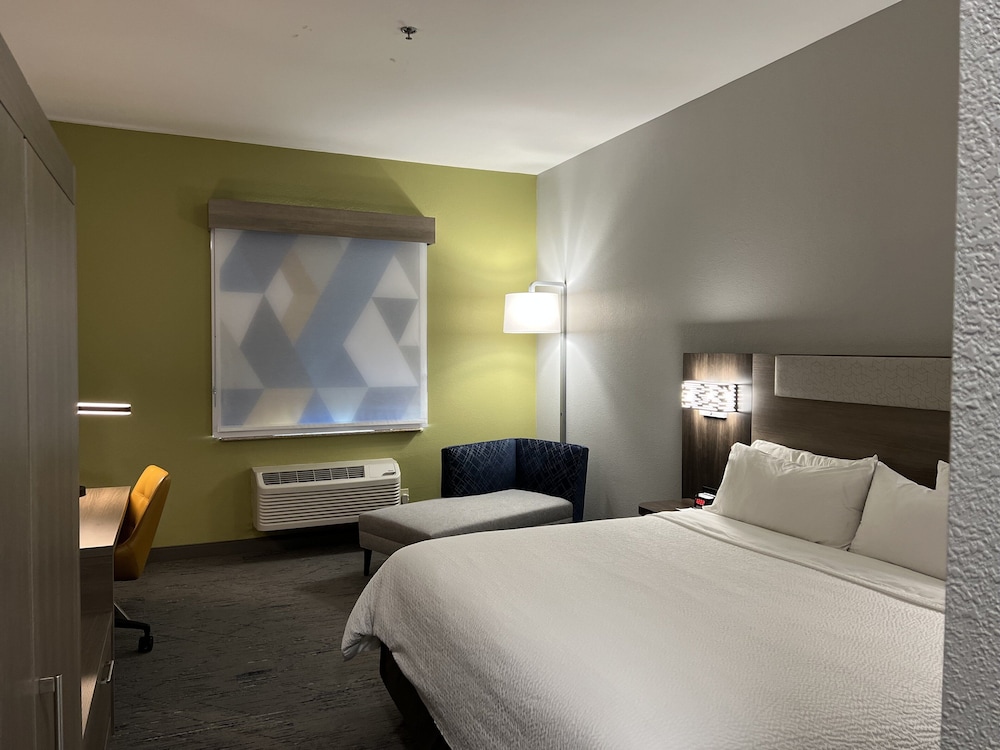 holiday inn express and suites woodward by ihg