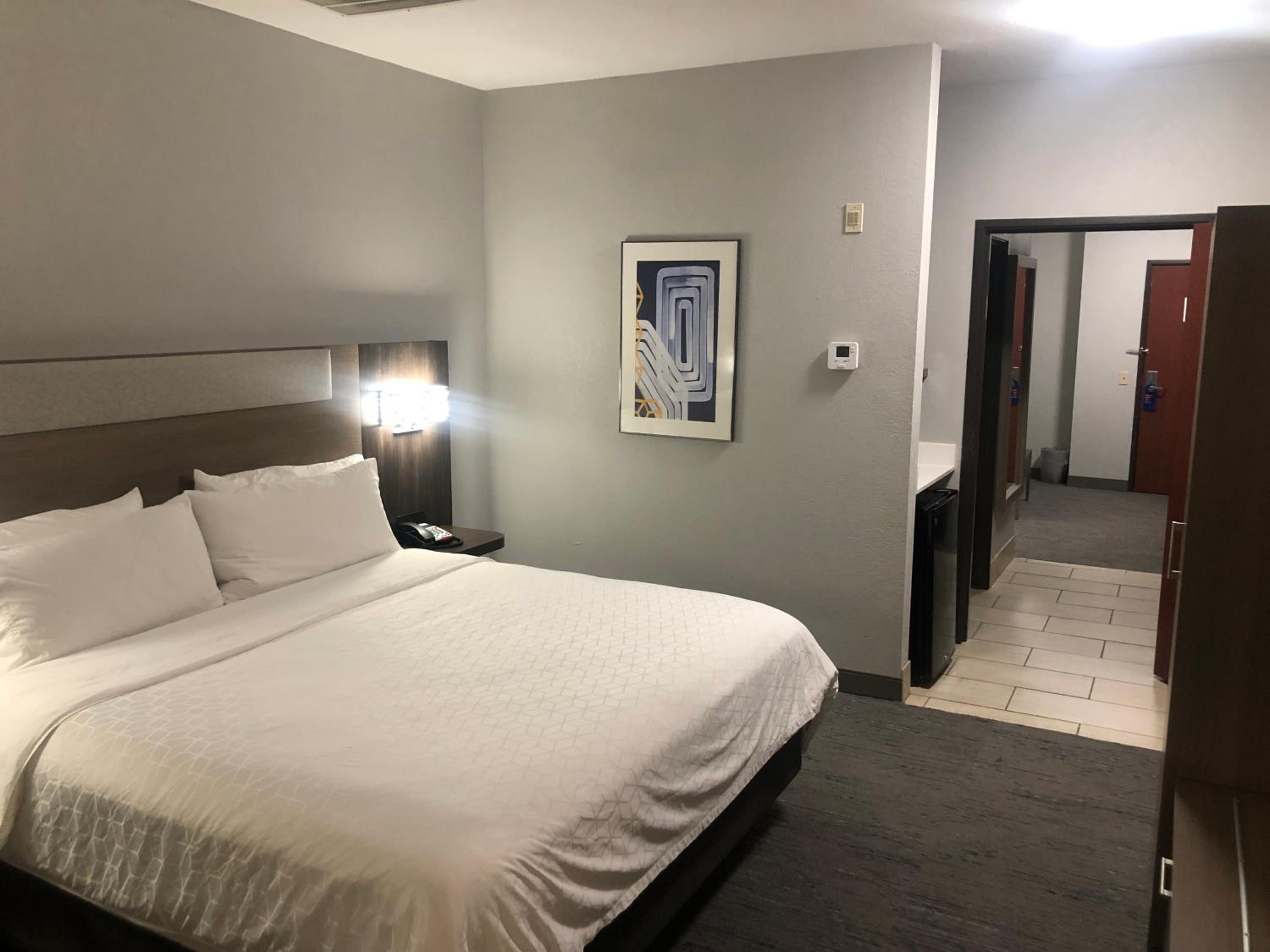 holiday inn express and suites woodward by ihg
