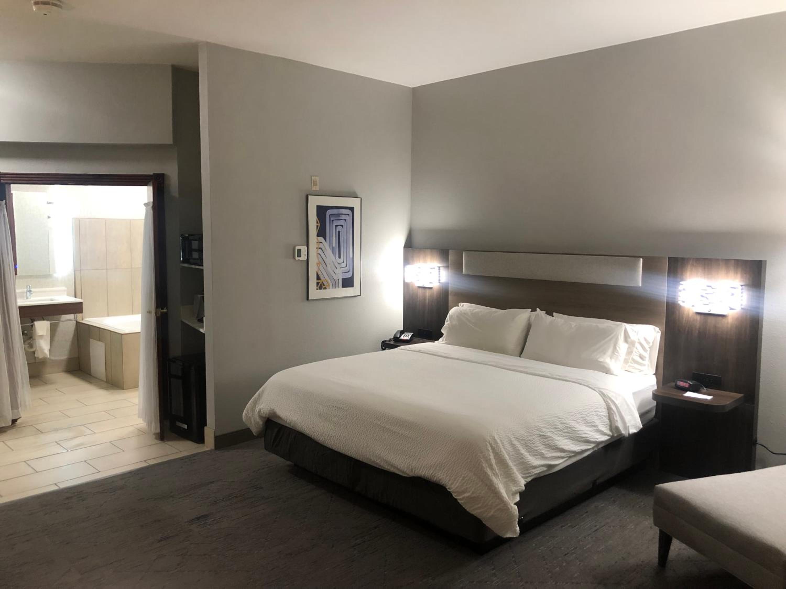 holiday inn express and suites woodward by ihg