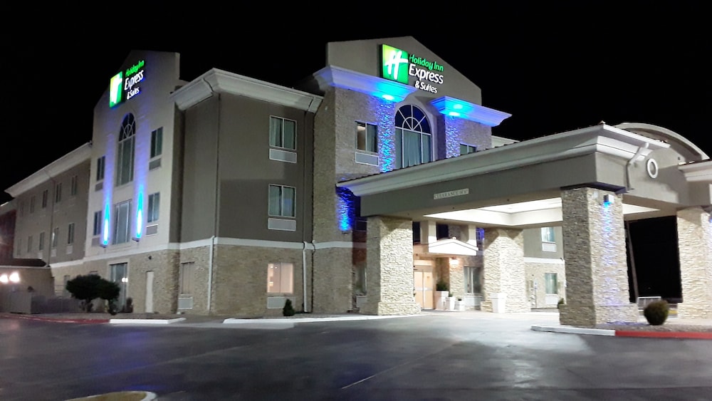 holiday inn express and suites woodward by ihg