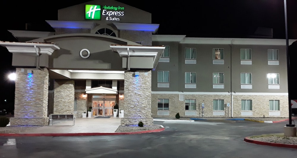 holiday inn express and suites woodward by ihg