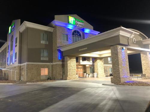 holiday inn express and suites woodward by ihg