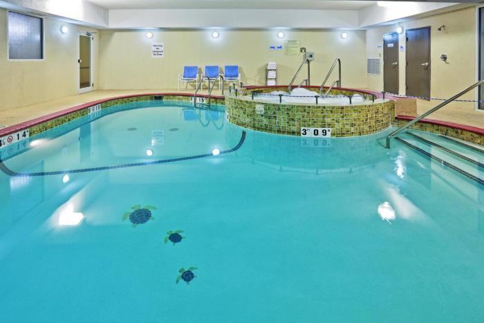 holiday inn express and suites woodward by ihg