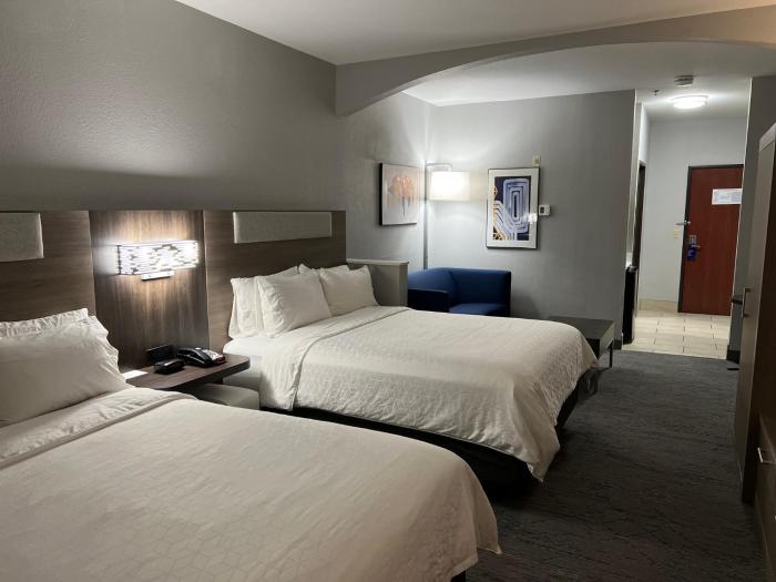 holiday inn express and suites woodward by ihg