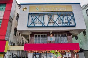 collection o royce studios near pune airport