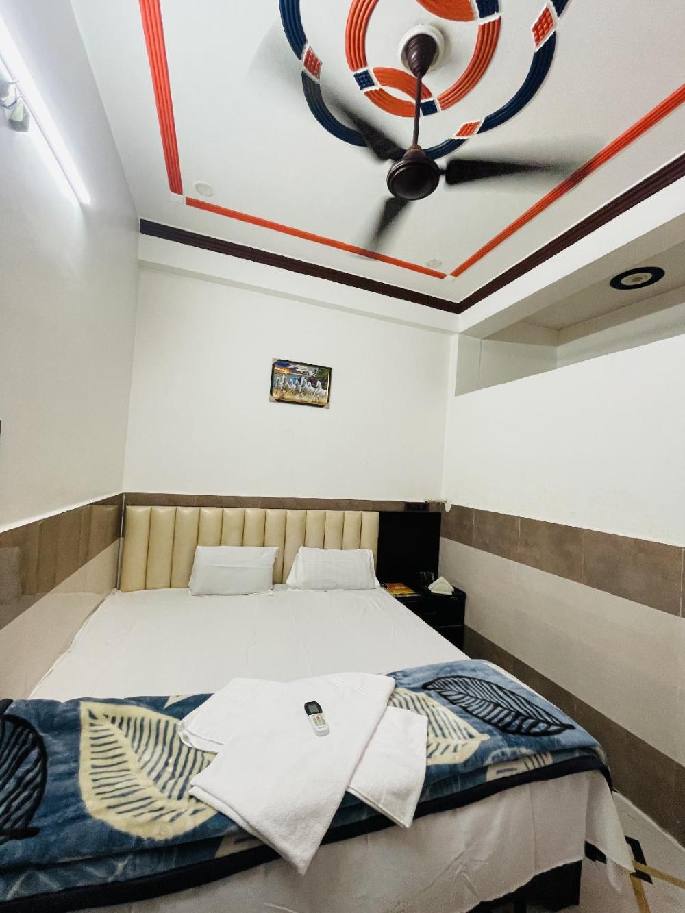 hotel sahu rooms ayodhya