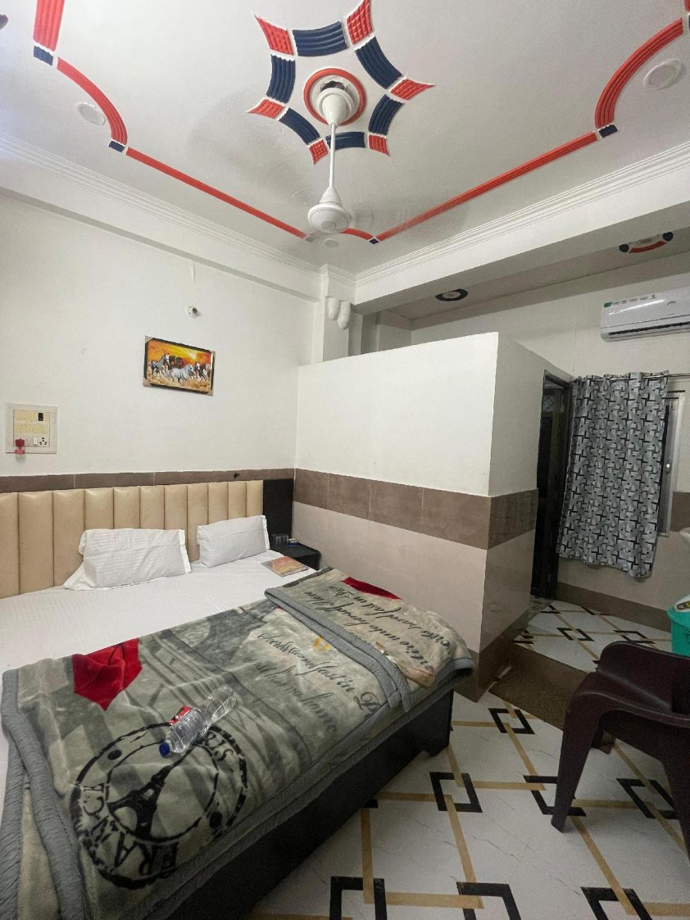hotel sahu rooms ayodhya