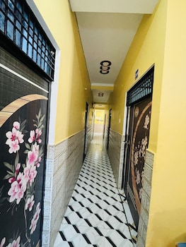 hotel sahu rooms ayodhya