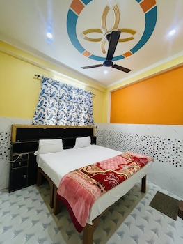 hotel sahu rooms ayodhya