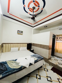 hotel sahu rooms ayodhya