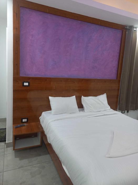 hotel o garden view hotel near hero honda chowk