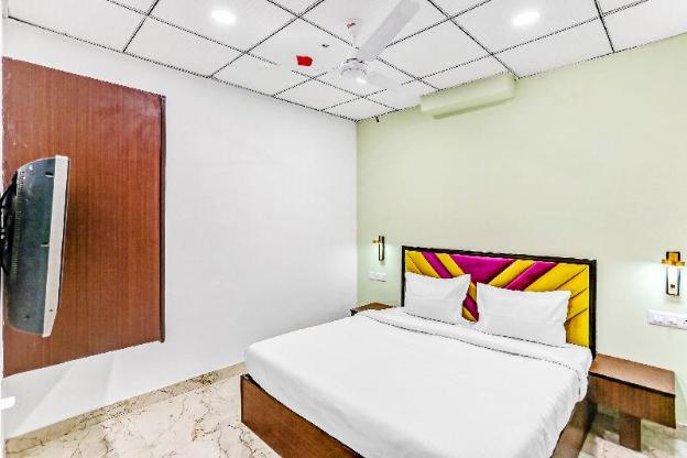 collection o golden key near tdi mall