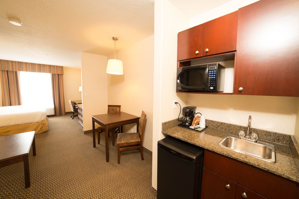 holiday inn express and suites slave lake by ihg