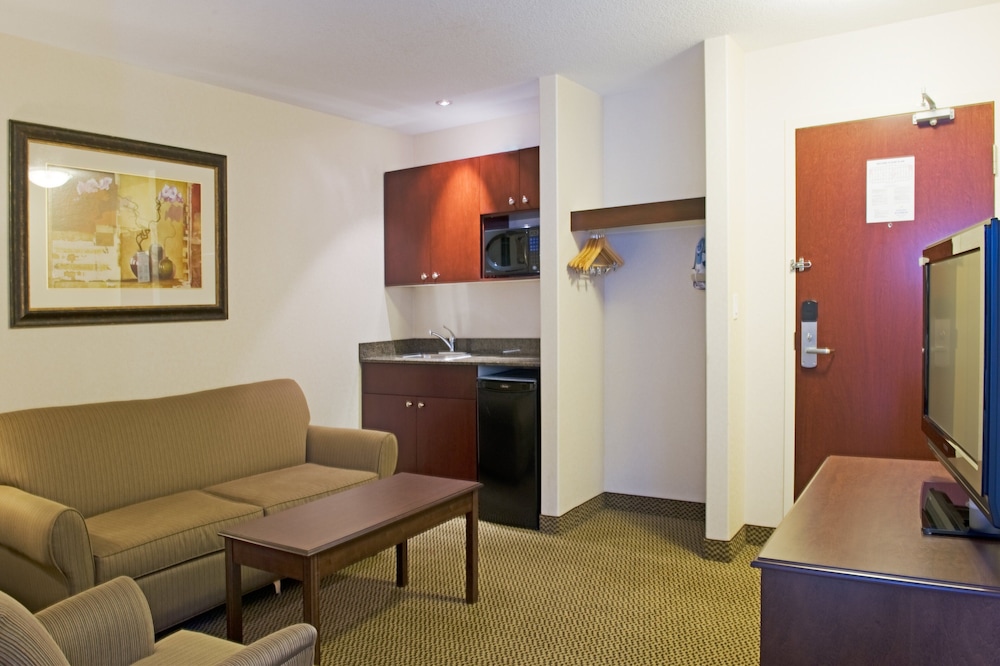 holiday inn express and suites slave lake by ihg