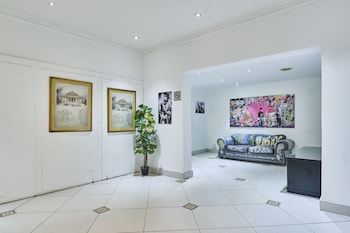 inn and out sandton park