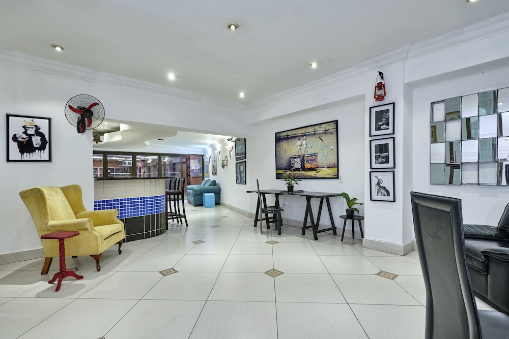 inn and out sandton park